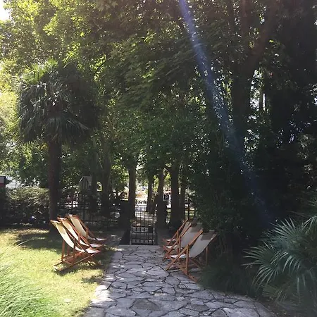 Center 게스트하우스 *