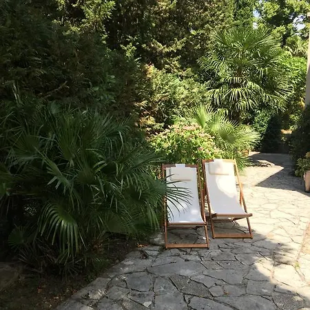 Guest house Center *