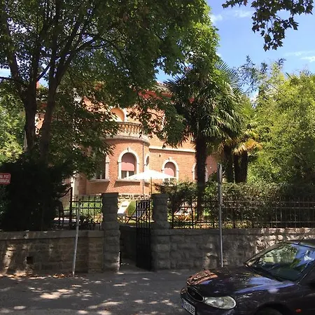 Center 게스트하우스