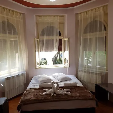 Center Guest house *